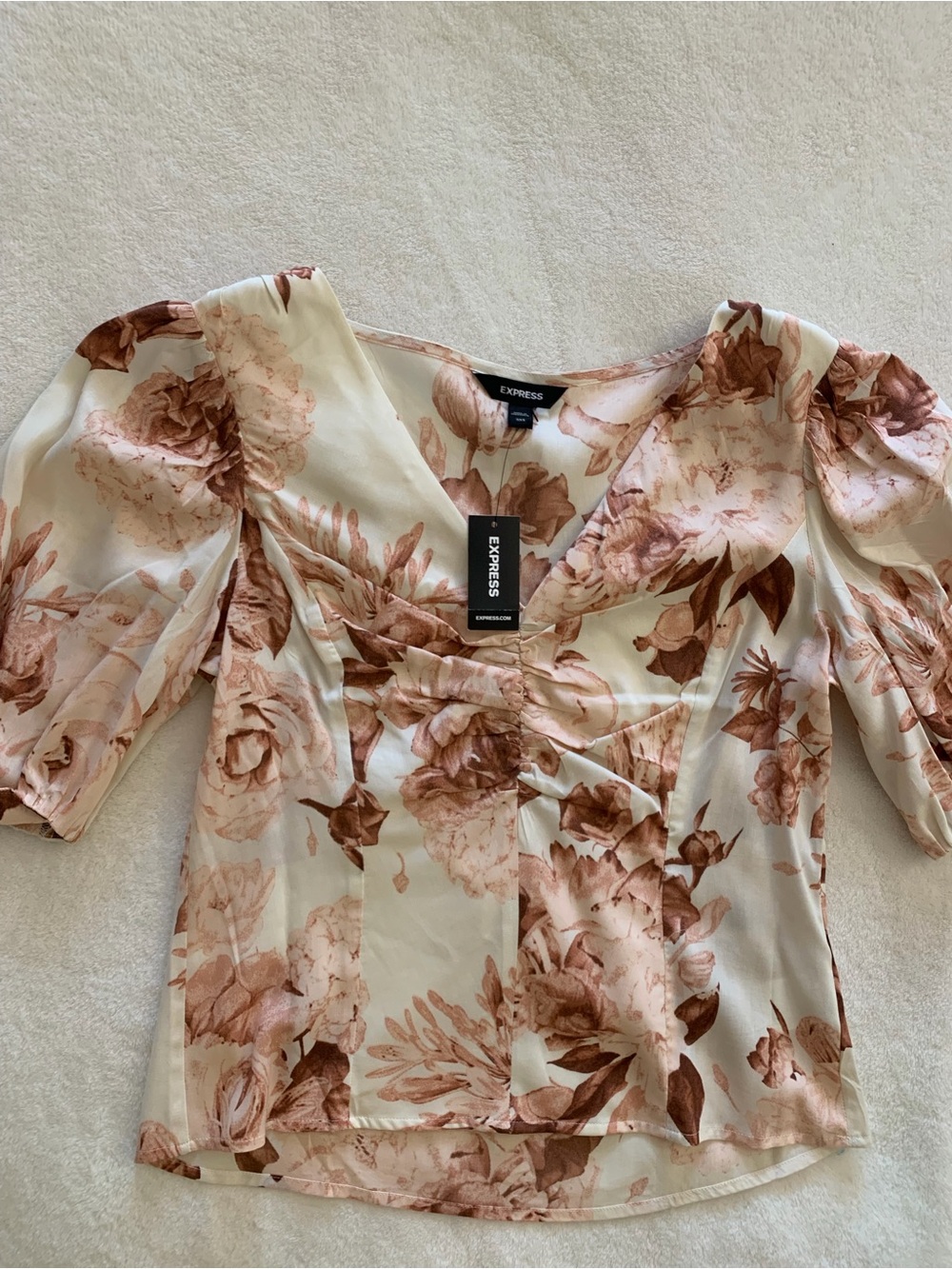 NWT Express Cream and Brown Floral V-Neck Puff Sleeve Blouse